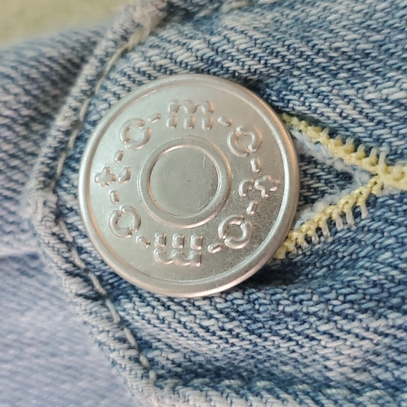 MOTO- JEAN SHORTS - Picture 2 of 6